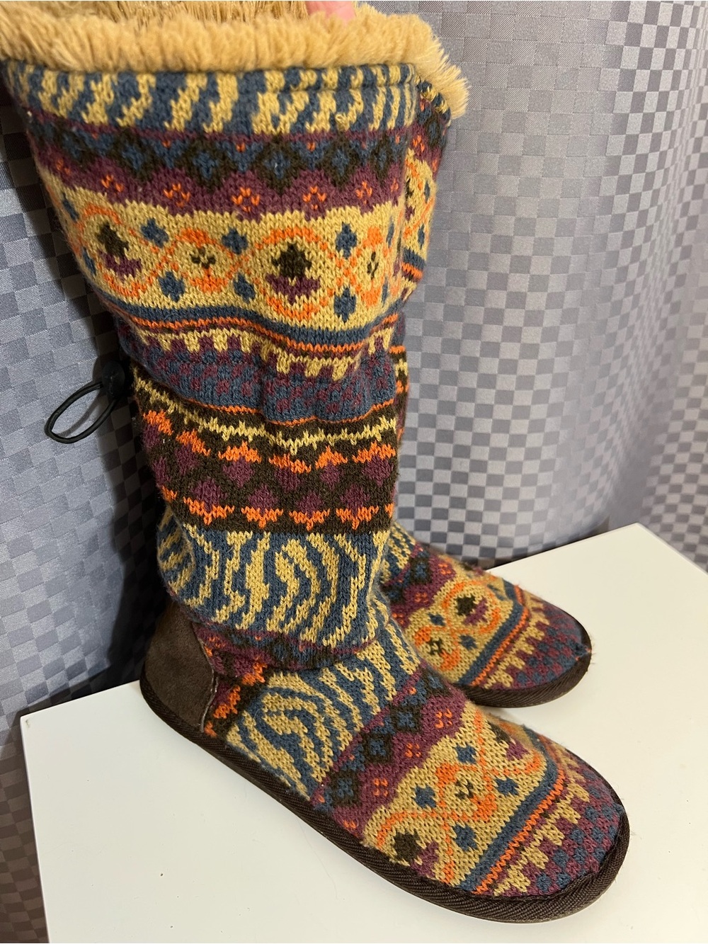 Muk Luks Women Knit Slipper Boots Faux Fur Geometric Sz 7 Flat Nordic Fair Isle